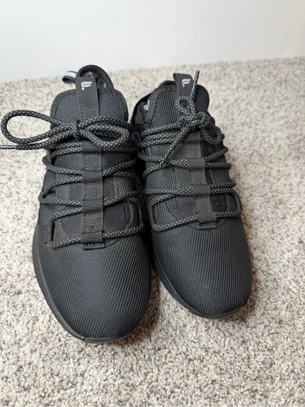 Like New Fabletics Marin Performance Sneaker Size 9